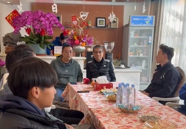  徐根寶寄語申花球員：世界杯出線才是硬道理，要為國(guó)家隊(duì)爭(zhēng)取榮譽(yù)
