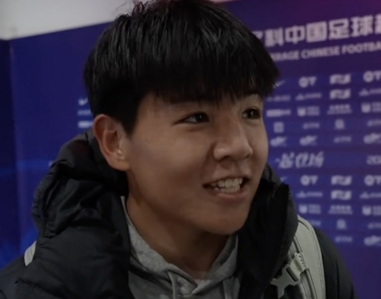  首次入選國足后決定保密，徐彬：希望這次我可以為國足做點什么