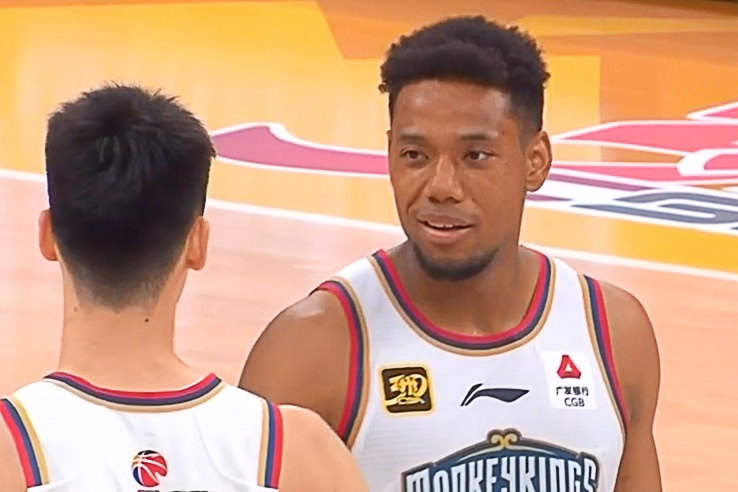  手感不錯(cuò)！祝銘震半場6中4&3記三分拿下11分4籃板