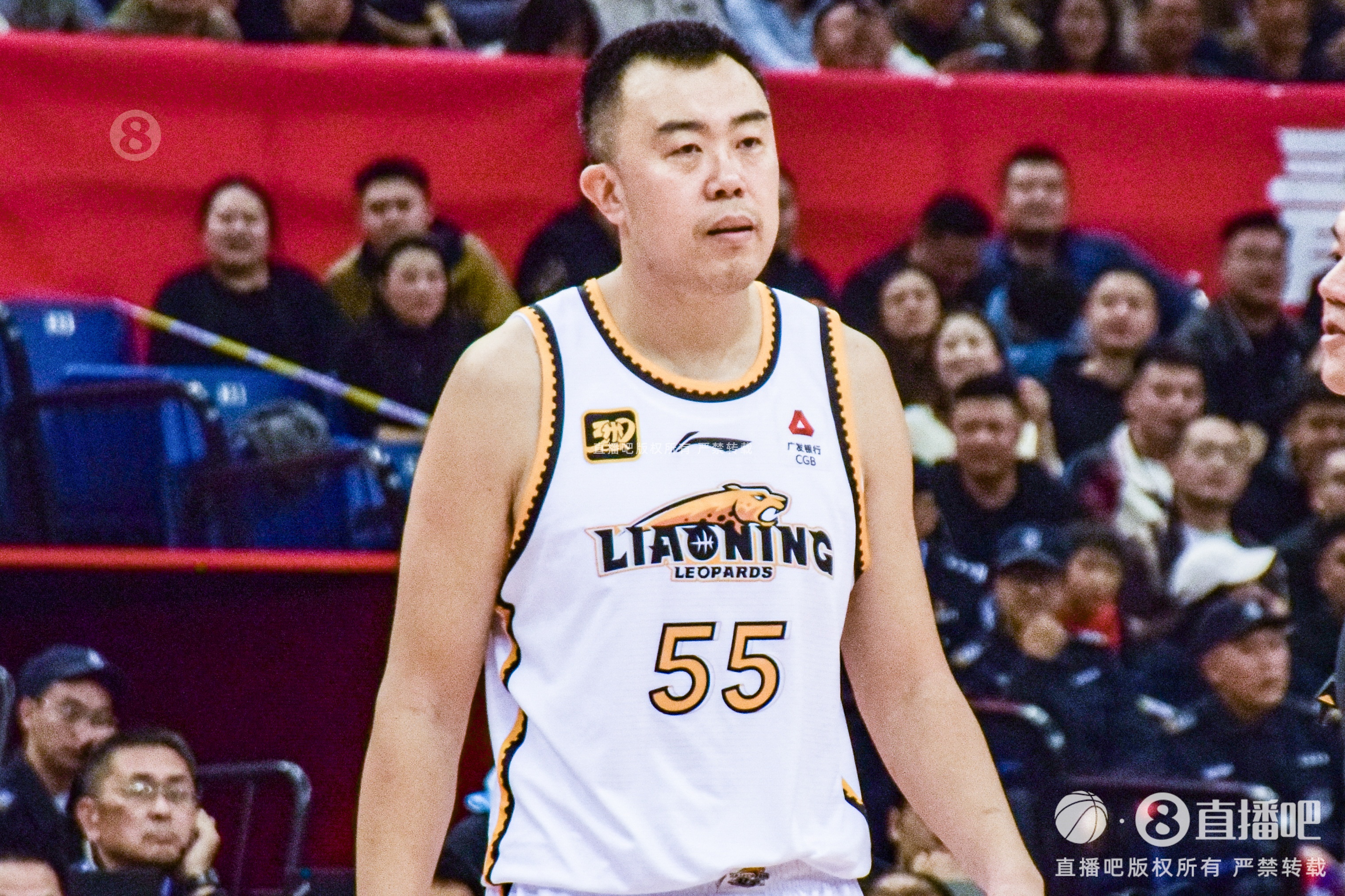  油箱滿滿的！韓德君上半場5投全中得到10分3板2助1斷